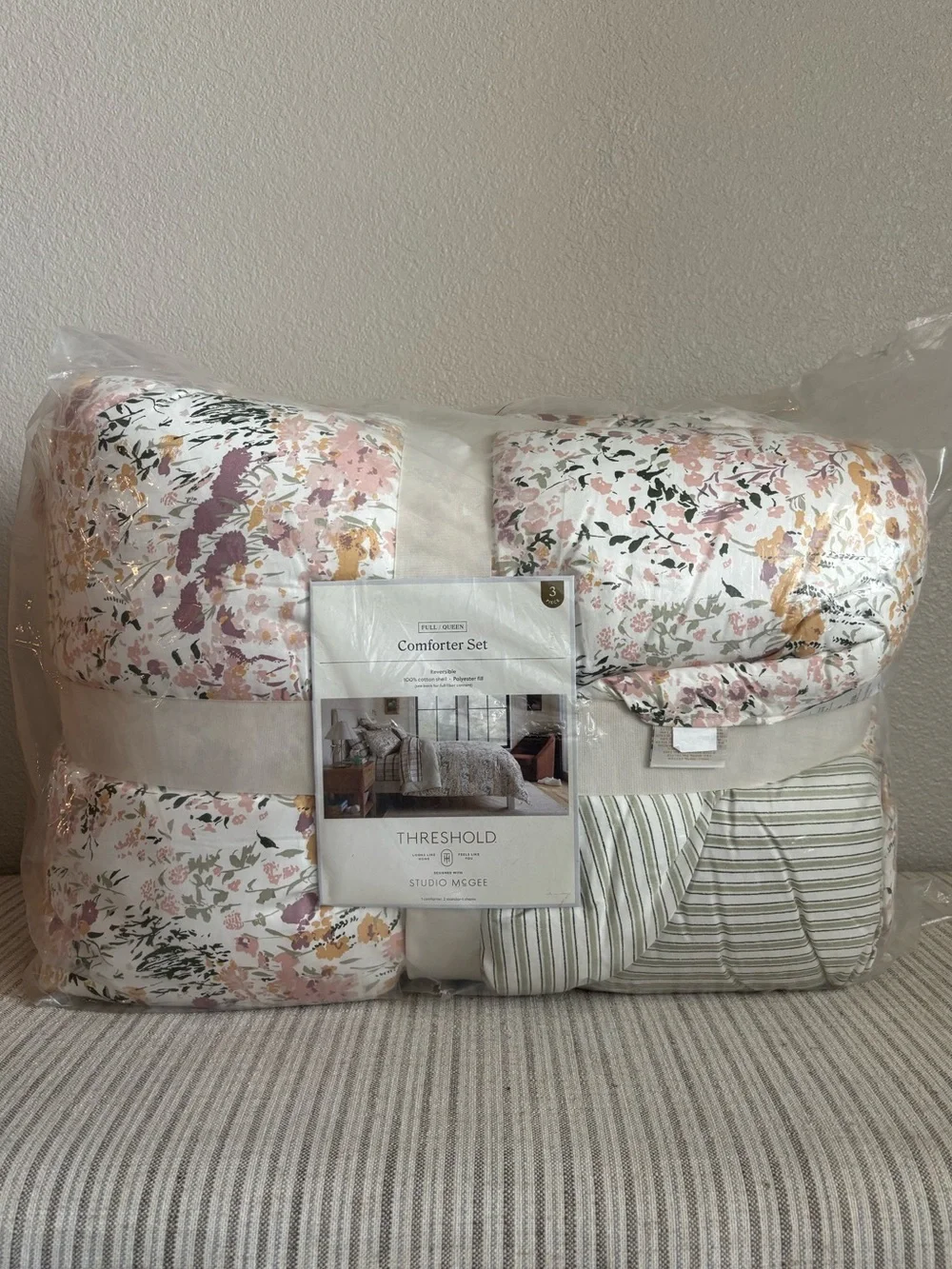 NWT 3pc Full/Queen Reversible Floral and Stripe Comforter Set Pink/Green